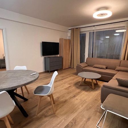 Air-Conditioned 2 Room Apartment, Balcony, New Building, 201 Rovinka Exteriör bild