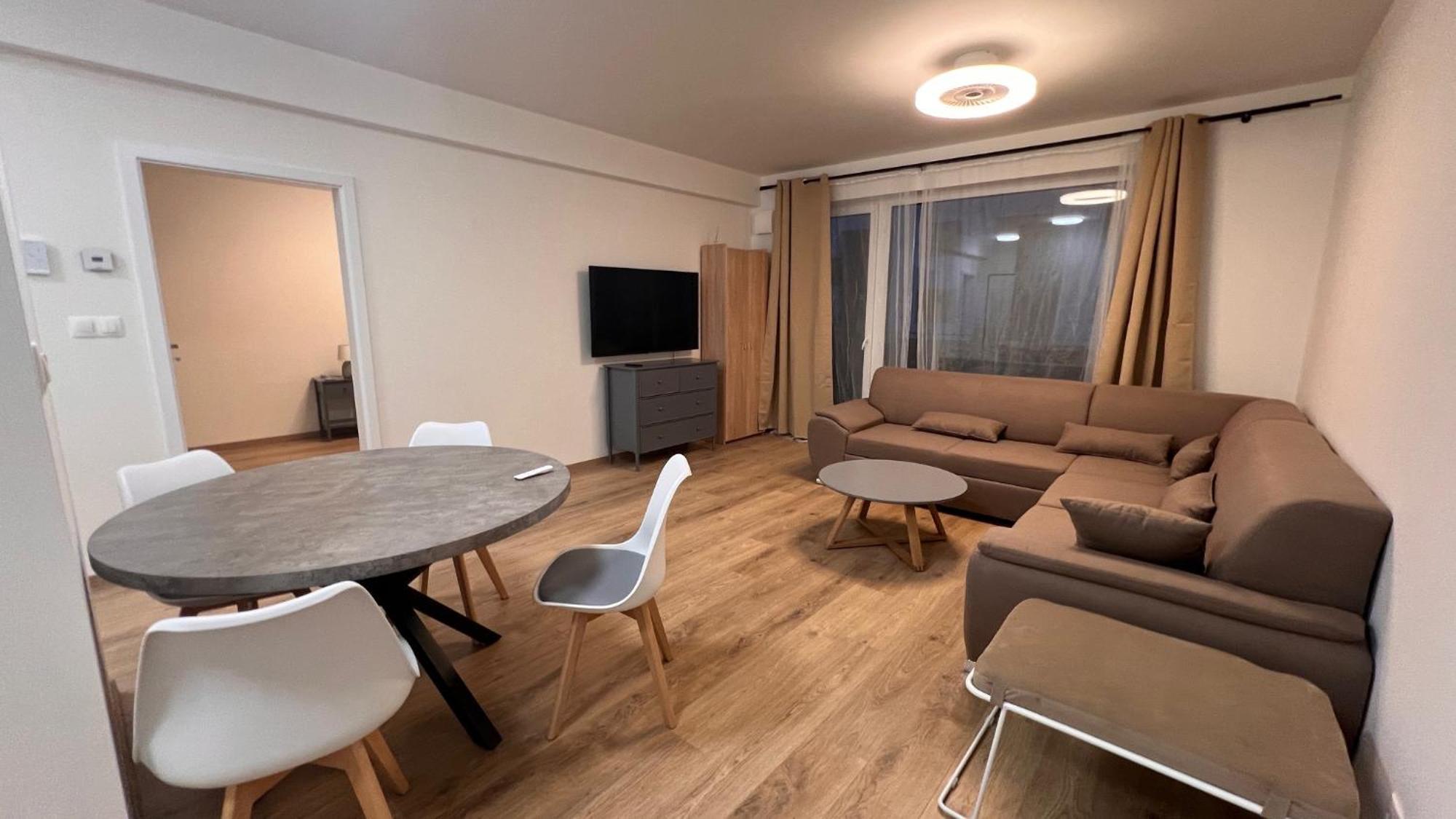 Air-Conditioned 2 Room Apartment, Balcony, New Building, 201 Rovinka Exteriör bild