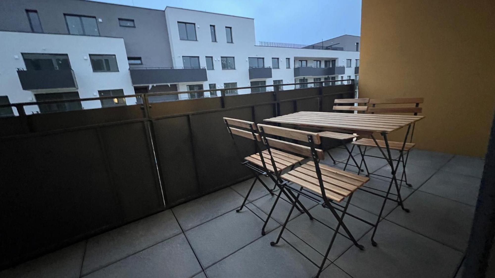 Air-Conditioned 2 Room Apartment, Balcony, New Building, 201 Rovinka Exteriör bild